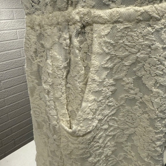 Forever 21 Lace Cami Romper Cream Spaghetti Strap‎ Pockets Women's - Picture 2 of 4